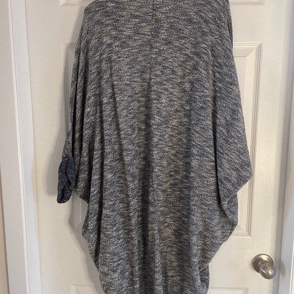 American Apparel Cardigan - Picture 3 of 5